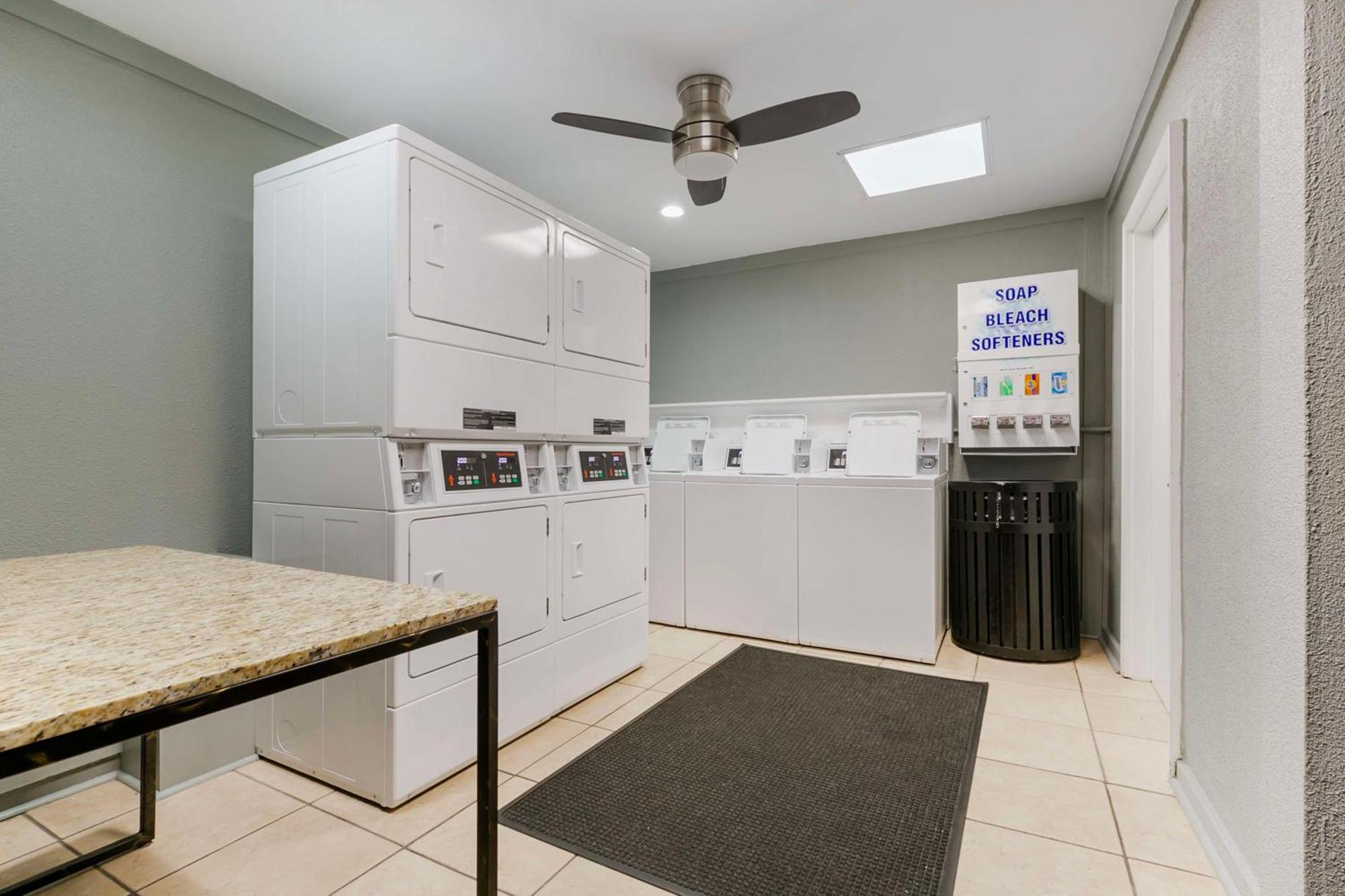 Best Western Plus Westbank Harvey Esterno foto